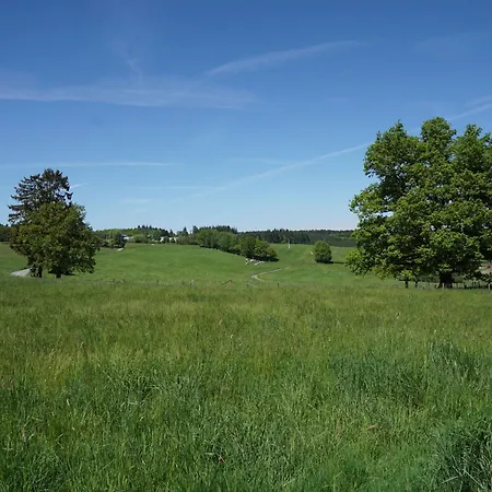 Countryside Holiday In With Fenced Garden And Bbq